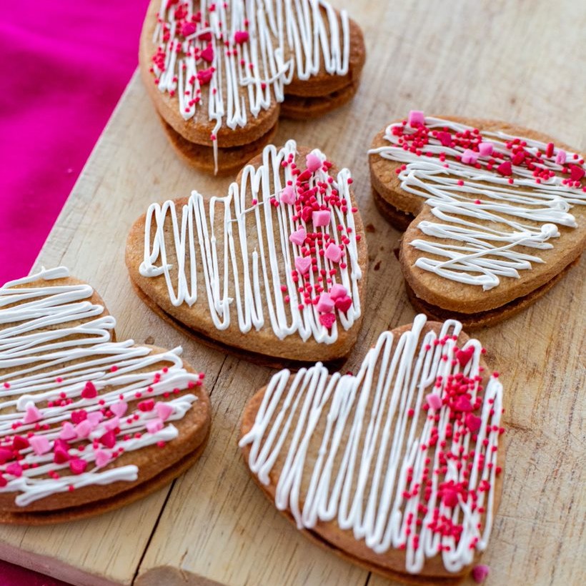 Corazón Valentine's Biscuits: (Pack of 10)